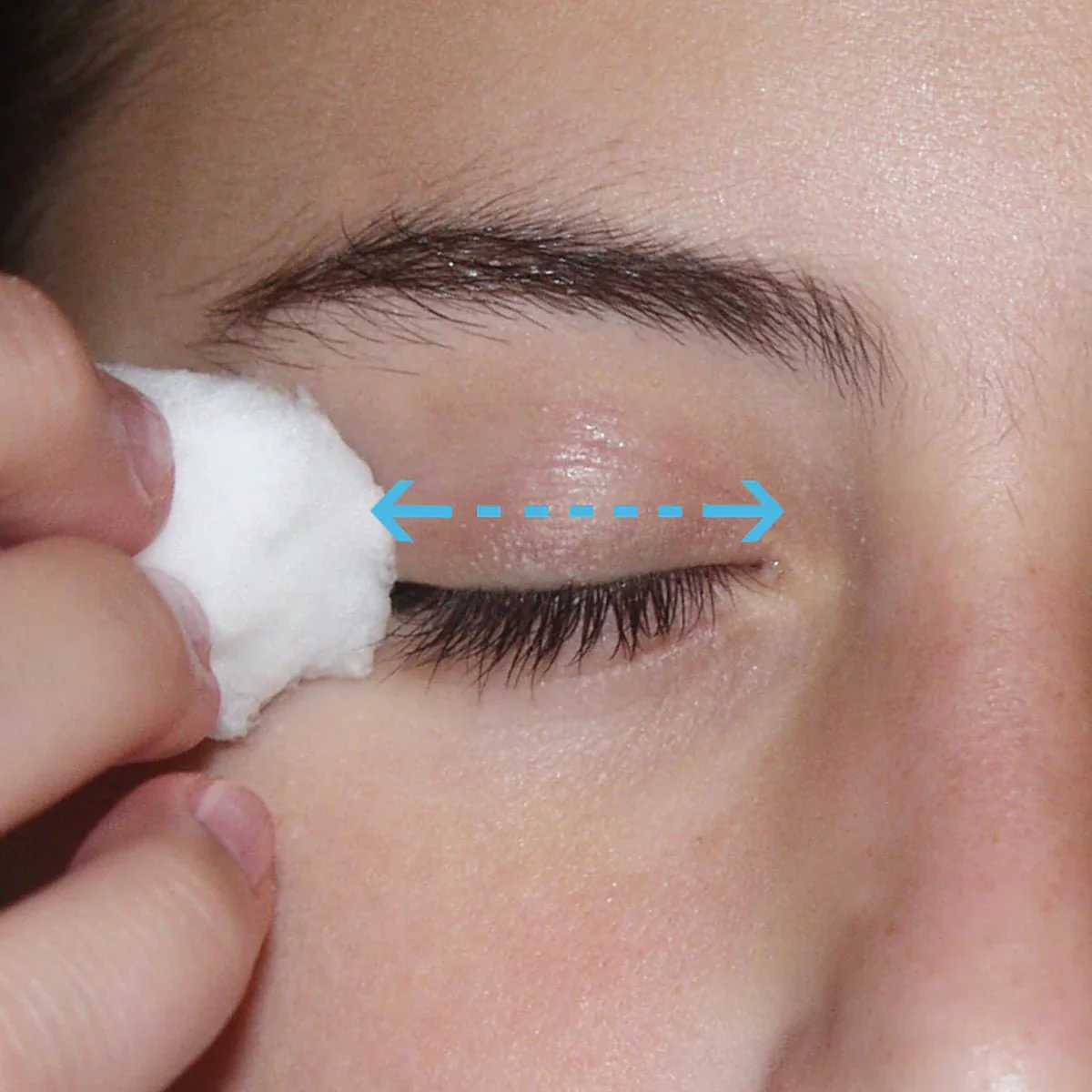 LidHygenix Gentle Foam Eyelid Cleanser, removes Oils, Debris and Makeup (50mL) - Image 2