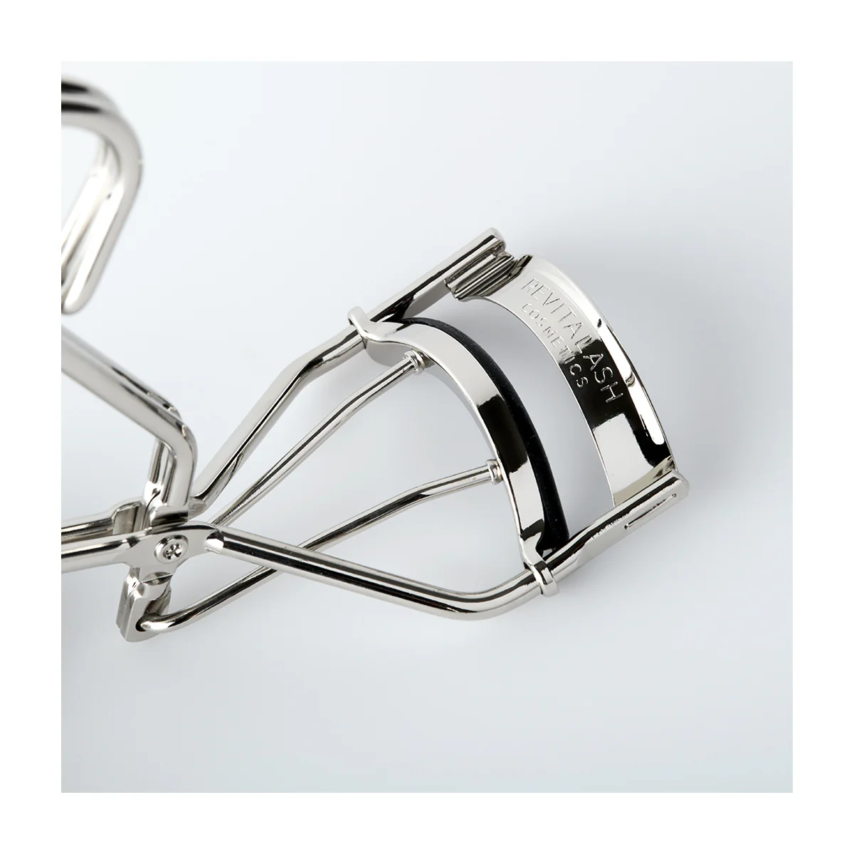 RevitaLash Signature Eyelash Curler - Image 3