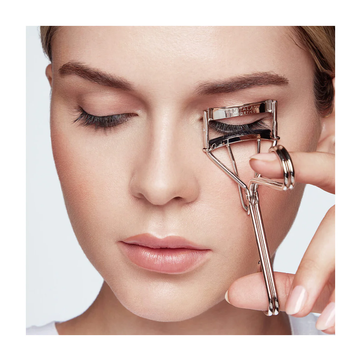 RevitaLash Signature Eyelash Curler - Image 4